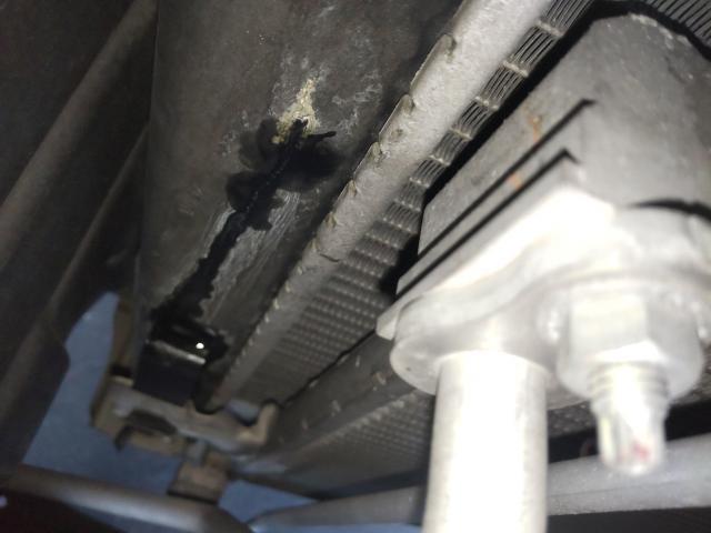 三菱　デリカＤ：５　ラジエーター水漏れ修理
