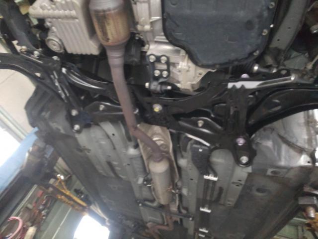 トヨタ　シエンタ　クロスメンバー交換