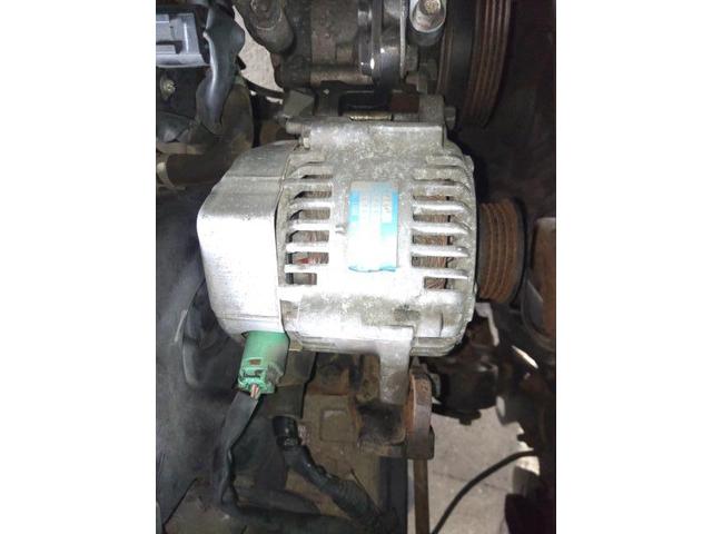 スバル　サンバートラック　オルターネーター・コンプレッサ交換