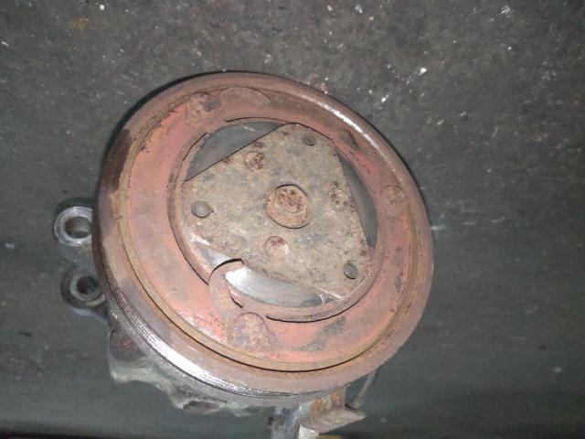 スバル　サンバートラック　オルターネーター・コンプレッサ交換