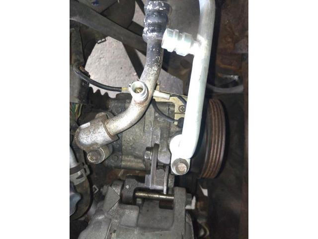 スバル　サンバートラック　オルターネーター・コンプレッサ交換