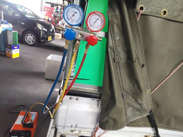 スバル　サンバートラック　オルターネーター・コンプレッサ交換