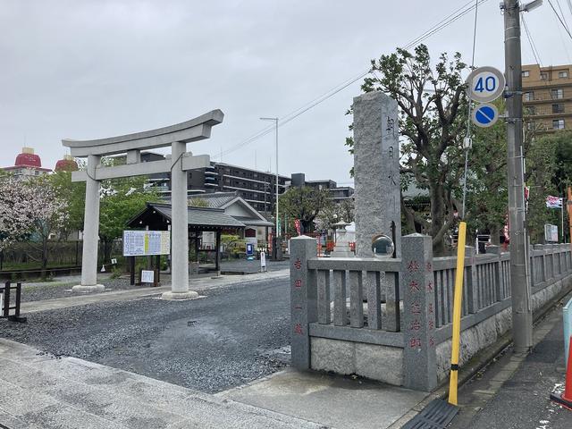 朝日氷川神社前にあります！