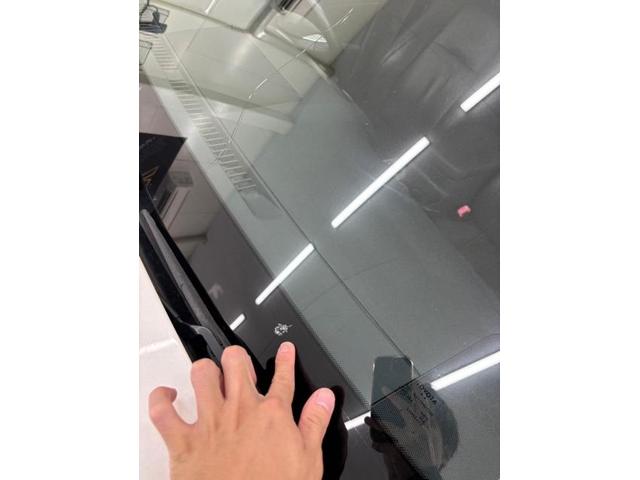 トヨタ クラウン フロントガラス交換のご依頼ありがとうございます。TNK大阪 TNK堺 飛び石 ヒビ ヒビ割れ 自動車ガラス 自動車保険修理 東大阪 八尾 門真 寝屋川 尼崎 伊丹 豊中 枚方 守口 大東 吹田