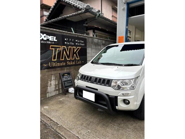 デリカＤ：５　フロントガラス交換のご依頼ありがとうございます。TNK大阪　TNK堺　飛び石　飛び石修理　ヒビ　ヒビ割れ　自動車ガラス　自動車保険修理　東大阪　八尾　門真　寝屋川　尼崎　伊丹　豊中　枚方　守口　大東　吹田　