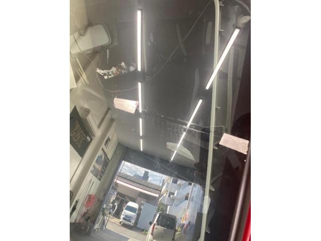 マツダ フレアクロスオーバー フロントガラス交換のご依頼ありがとうございます。TNK大阪 TNK堺 飛び石 飛び石修理 ヒビ ヒビ割れ 自動車ガラス 自動車保険修理 東大阪 八尾 門真 寝屋川 尼崎 伊丹 豊中 枚方 守口 大東 吹田