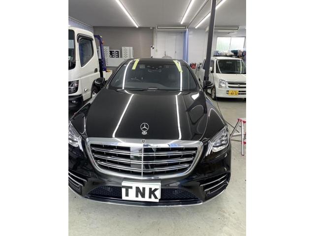 ベンツ　Ｓクラス　フロントガラス交換のご依頼ありがとうございます。TNK大阪　TNK堺　飛び石　飛び石修理　ヒビ　ヒビ割れ　自動車ガラス　自動車保険修理　東大阪　八尾　門真　寝屋川　尼崎　伊丹　豊中　枚方　守口　大東　吹田　