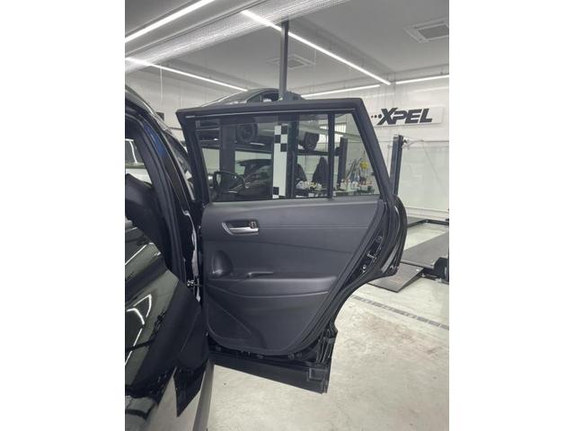 カローラクロス　カーフィルムのご依頼ありがとうございます。TNK大阪　TNK堺　飛び石　飛び石修理　ヒビ　ヒビ割れ　自動車ガラス　自動車保険修理　東大阪　八尾　門真　寝屋川　尼崎　伊丹　豊中　枚方　守口　大東　吹田　