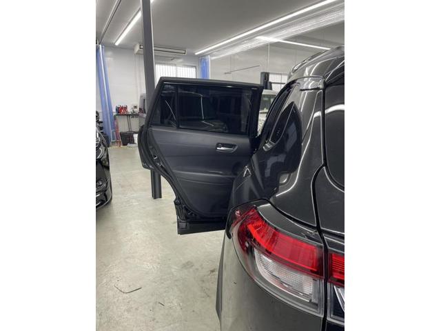 カローラクロス　カーフィルムのご依頼ありがとうございます。TNK大阪　TNK堺　飛び石　飛び石修理　ヒビ　ヒビ割れ　自動車ガラス　自動車保険修理　東大阪　八尾　門真　寝屋川　尼崎　伊丹　豊中　枚方　守口　大東　吹田　