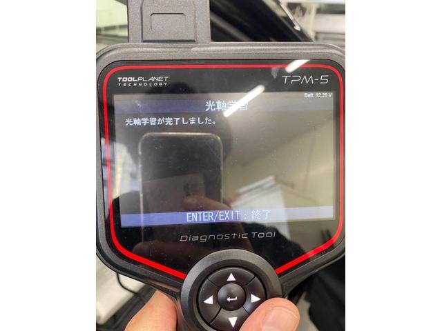トヨタ　ハリアー　フロントガラス交換のご依頼ありがとうございます。TNK大阪　TNK堺　飛び石　飛び石修理　ヒビ　ヒビ割れ　自動車ガラス　自動車保険修理　東大阪　八尾　門真　寝屋川　尼崎　伊丹　豊中　枚方　守口　大東　吹田　