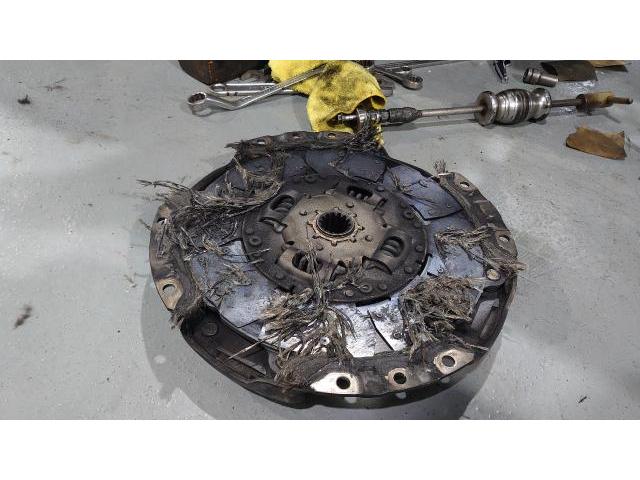 エルフトラック　キャンター　デュトロ　クラッチ交換　走行不可　パワーでない　トラック修理　レッカー　藤井寺　羽曳野　富田林　大阪