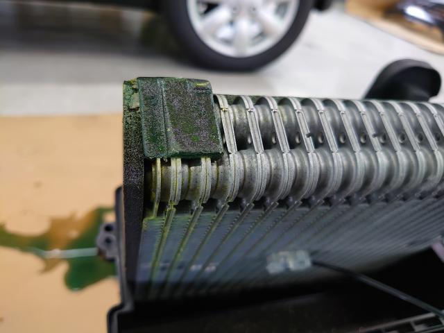 アルトラパン　ラパン　エアコン効かない　エアコン修理　
風でない　藤井寺　羽曳野　富田林市　柏原　スズキ　