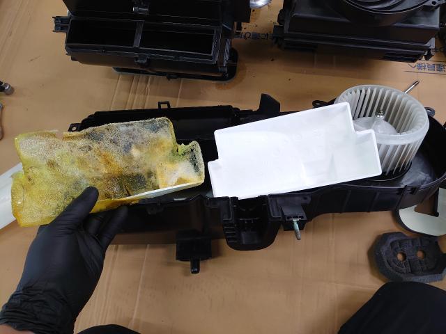 アルトラパン　ラパン　エアコン効かない　エアコン修理　
風でない　藤井寺　羽曳野　富田林市　柏原　スズキ　