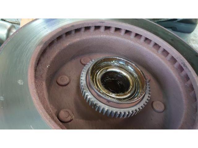 ダッジ・ラム　サスペンション・足回り修理・整備　異音　走ると　振動　ハブベアリング　羽曳野　藤井寺　富田林　柏原