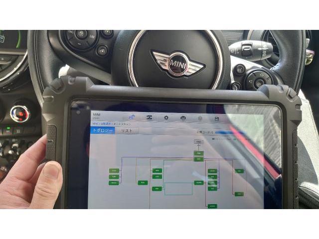ＭＩＮＩ　エンジン　水漏れ修理　オーバーヒート　サーモキャリア　藤井寺　羽曳野　富田林　柏原　水が漏れている　甘い匂い　f55 f56