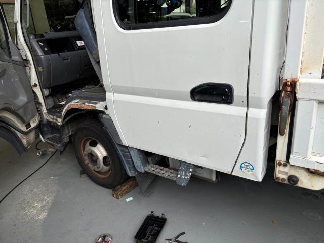 キャンター　電装系修理　エアコン修理　コンプレッサー入らない　エアコン効かない　　藤井寺　羽曳野　富田林　柏原