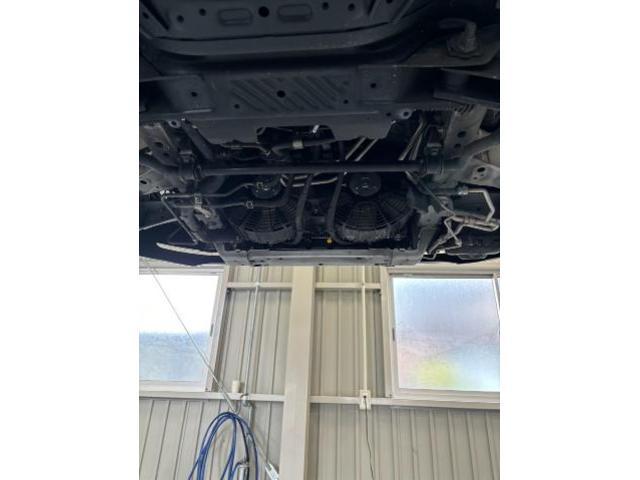 ハイエースバン　電装系修理　エアコン効かない　エアコン修理　コンデンサーファン交換　藤井寺　羽曳野　富田林　柏原