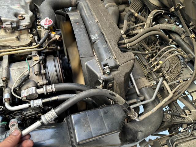 キャンター　電装系修理　三菱ふそう　エアコン修理　ガス漏れ　走ると効く　藤井寺　羽曳野　富田林　柏原