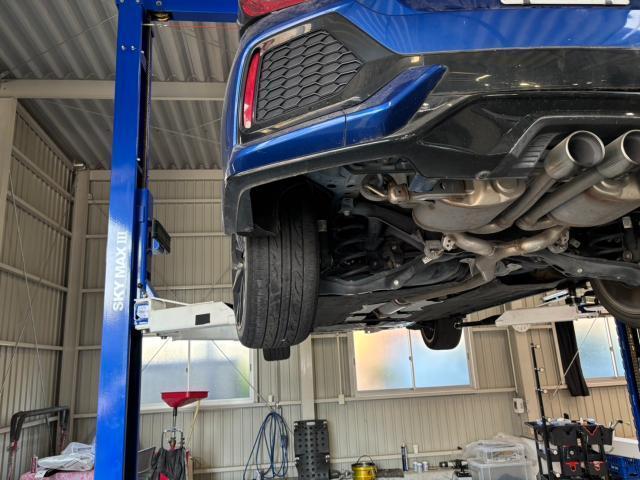 シビック　サスペンション・足回り修理・整備　FL1 CF1 FK7
事故　まっすぐ走らない　藤井寺　羽曳野　柏原　富田林