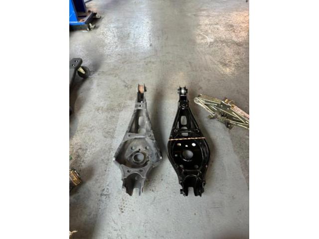 シビック　サスペンション・足回り修理・整備　FL1 CF1 FK7
事故　まっすぐ走らない　藤井寺　羽曳野　柏原　富田林