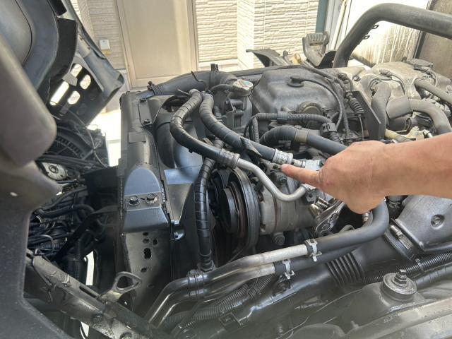 キャンター　電装系修理　三菱ふそう　エアコンガス漏れ　低圧パイプ　エアコン修理　藤井寺　羽曳野　富田林　柏原