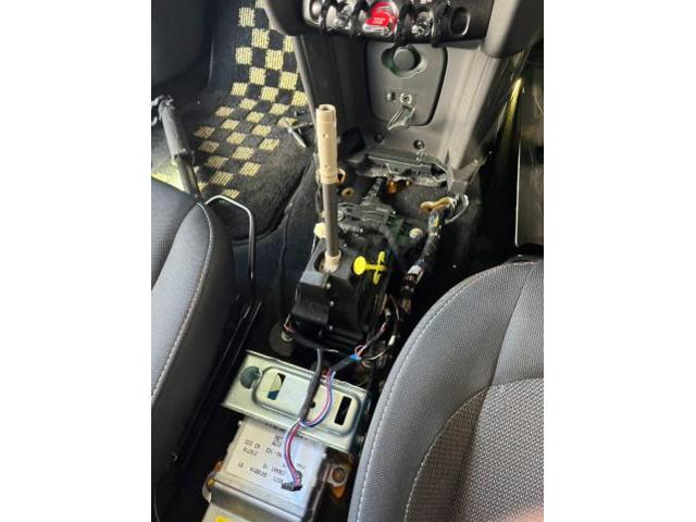 ＭＩＮＩ　ＭＩＮＩ　ミッション・駆動系修理・整備　トランミッション異常　　Pにロックされていない　パーキングブレーキをかけてください。　　f55  f56 f57 藤井寺　羽曳野　富田林　柏原　阪南鈑金