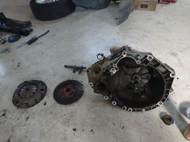 フィアット　５００　ミッション・駆動系修理・整備　クラッチ交換　トランスミッション修理　　イタリア車　藤井寺　羽曳野　富田林　柏原　阪南鈑金　走行不能　変速ショック　デュアロジック
