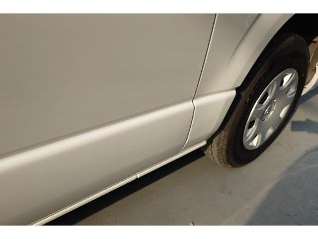 トヨタ　ハイエースバン　板金・外装補修　200系ハイエース　KDH TDR 板金　鈑金　塗装　へこみ　凹み　修理　事故　故障　当ててしまった　格安修理　阪南鈑金　藤井寺　羽曳野　富田林　柏原　八尾　堺　