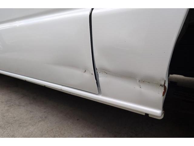 トヨタ　ハイエースバン　板金・外装補修　200系ハイエース　KDH TDR 板金　鈑金　塗装　へこみ　凹み　修理　事故　故障　当ててしまった　格安修理　阪南鈑金　藤井寺　羽曳野　富田林　柏原　八尾　堺　