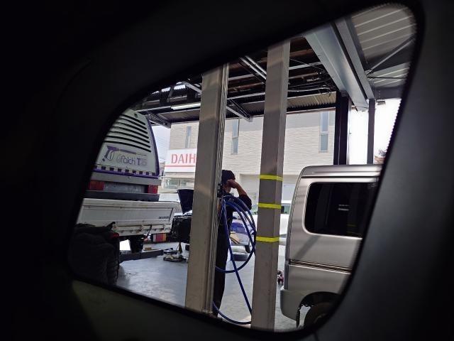 クライスラー・ジープ　wk36ta　ジープ・グランドチェロキー　フィルム　断熱フィルム　暑い　車内　エアコン効きやすくなる　スモークフィルム　IRUVカット　藤井寺　羽曳野　富田林　柏原　八尾　堺　阪南鈑金