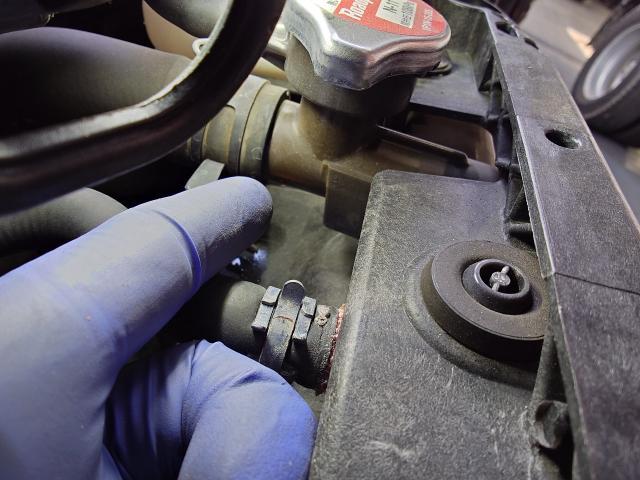 ダイハツ　コペン　エンジン関連修理・整備　l880k コペン　ラジエーター交換　la400k 水漏れ　変色　ファンモーター　藤井寺　羽曳野　富田林　柏原　八尾　河内長野　阪南鈑金　オープンカー　無料代車　法定点検