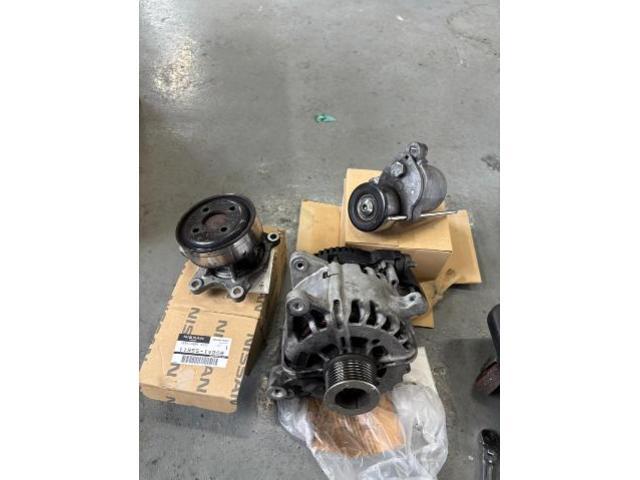 日産　セレナ　c25 c26 c27 発電不良　オルタネーター交換　エンジン関連修理・整備　走行中停止　バッテリー上がり　藤井寺　羽曳野　富田林　柏原　八尾　堺　阪南鈑金　日産大阪　レッカー搬送　ロードサービス