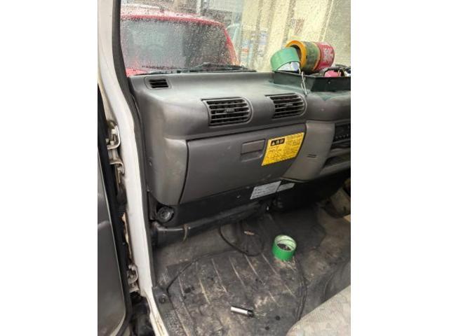 いすゞ　エルフトラック　エアコン修理　電装系修理　風が出ない　エアコン修理　エアコンが直らない　藤井寺　羽曳野　富田林　柏原　八尾　阪南鈑金　いすず　　