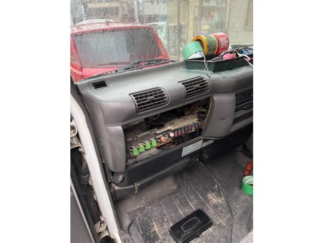 いすゞ　エルフトラック　エアコン修理　電装系修理　風が出ない　エアコン修理　エアコンが直らない　藤井寺　羽曳野　富田林　柏原　八尾　阪南鈑金　いすず　　