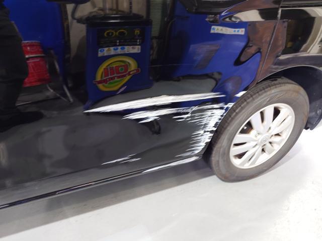 日産　セレナ　板金・外装補修　板金　塗装　凹み　傷　当てた　事故　阪南鈑金　藤井寺　羽曳野　富田林　柏原　八尾　堺　c25 c26 c27 へこみキズ　錆　　無料代車