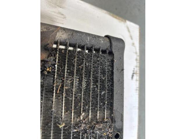 日産　キャラバン　NV350　冷たい風が出ない　暑い　電装系修理　 エアコンが効かない　ガス漏れ　ガス補充　ハイエース　走ると効き出す　藤井寺　羽曳野　富田林　柏原　八尾　堺　阪南鈑金