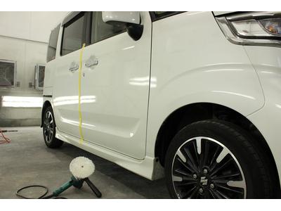 愛車のキズやヘコミをきれいに直します！