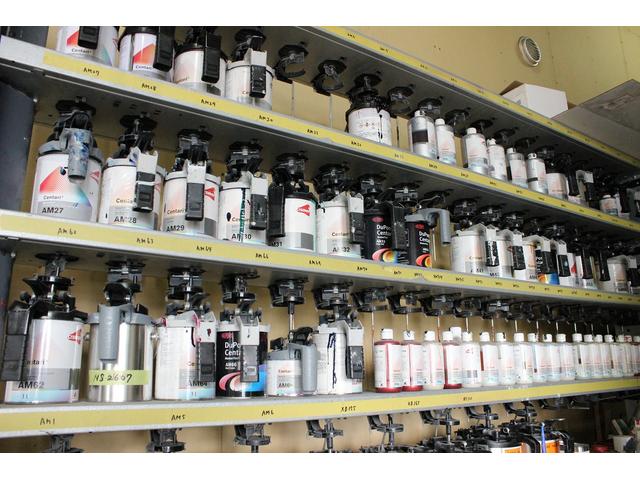 各メーカーどんなお車のボディーカラーでも対応しております。