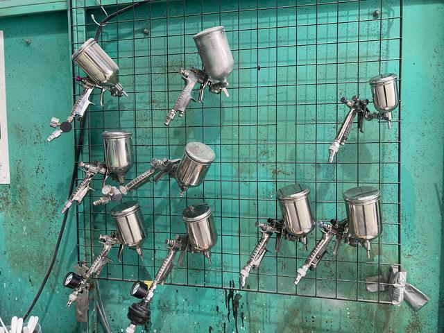 （株）嶋田自動車塗装工業　鈑金塗装　事故修理　キズへこみ直し専門店9