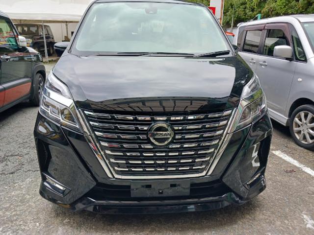 日産　セレナ　5AA-GFC27　カラー　G41　ダイヤモンドブラックパール　リアバンパー修理　作業期間　3日　塗装熊本市中央区　東区　西区　北区　植木町　南区　菊陽町　合志市　大津町　他地域のお客様も大歓迎です！