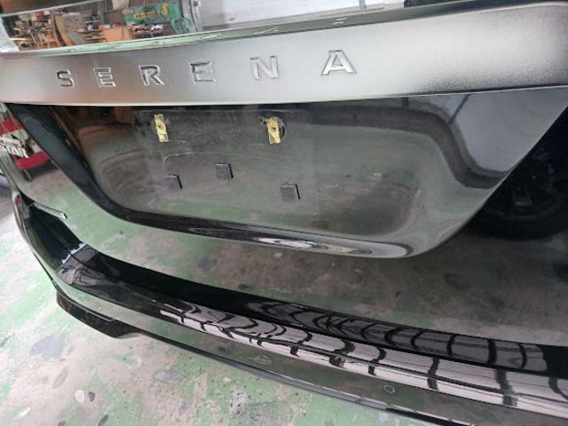 日産　セレナ　5AA-GFC27　カラー　G41　ダイヤモンドブラックパール　リアバンパー修理　作業期間　3日　塗装熊本市中央区　東区　西区　北区　植木町　南区　菊陽町　合志市　大津町　他地域のお客様も大歓迎です！