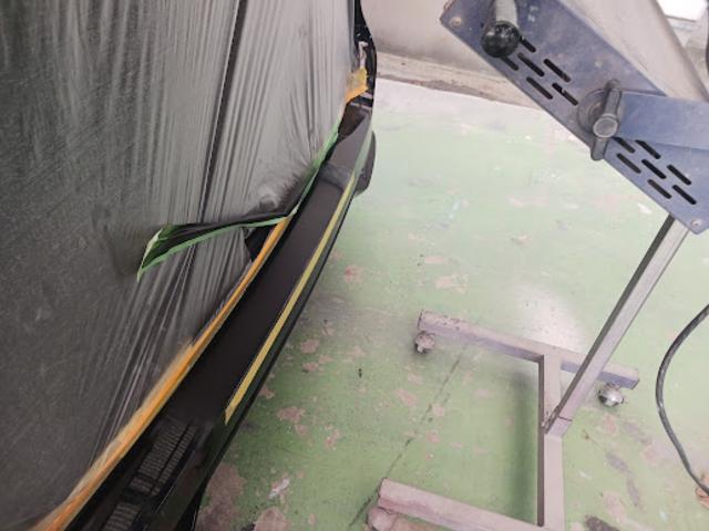 日産　セレナ　5AA-GFC27　カラー　G41　ダイヤモンドブラックパール　リアバンパー修理　作業期間　3日　塗装熊本市中央区　東区　西区　北区　植木町　南区　菊陽町　合志市　大津町　他地域のお客様も大歓迎です！