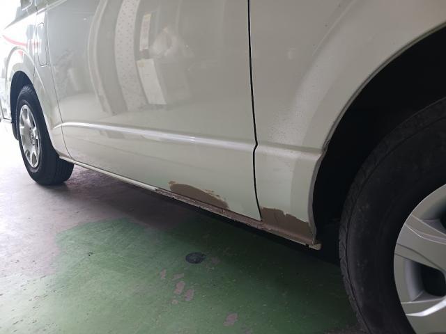 トヨタ　ハイエースワゴン　カラー　070　ホワイトパールクリスタルシャイン　左スライドドア・左サイドステップ修理　作業期間　4日　熊本市中央区　東区　西区　北区　植木町　南区　菊陽町　合志市　大津町　他地域のお客様も大歓迎です!!　