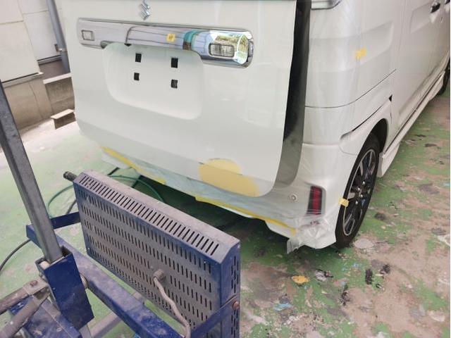 スズキ スペーシアカスタム カラー ZVR ピュアホワイトパール バックドア修理 作業期間 3日 熊本市中央区 東区 西区 北区 植木町 南区 菊陽町 合志市 大津町 他地域のお客様も大歓迎です!!