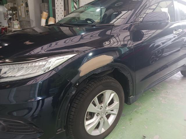 ホンダ　ヴェゼル　カラー　B610M　ミッドナイトブルービームメタリック 　左フロントフェンダー修理　作業期間　3日　熊本市中央区　東区　西区　北区　植木町　南区　菊陽町　合志市　大津町　他地域のお客様も大歓迎です!!