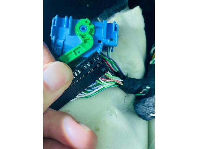 BMW i7(G70)テレビキャンセラー取付