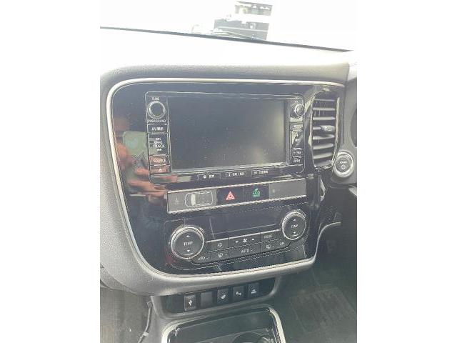 三菱　アウトランダーＰＨＥＶ　カーナビ・ETC・ドラレコ取付