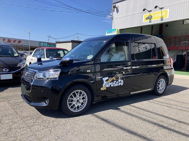 ジャパンタクシー１０台導入。ＵＳＢポート２基装備！緊急充電可能！