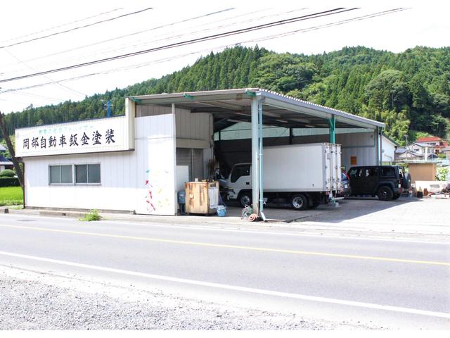 岡部自動車鈑金塗装工場