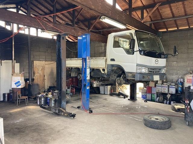 一方井自動車整備工場5